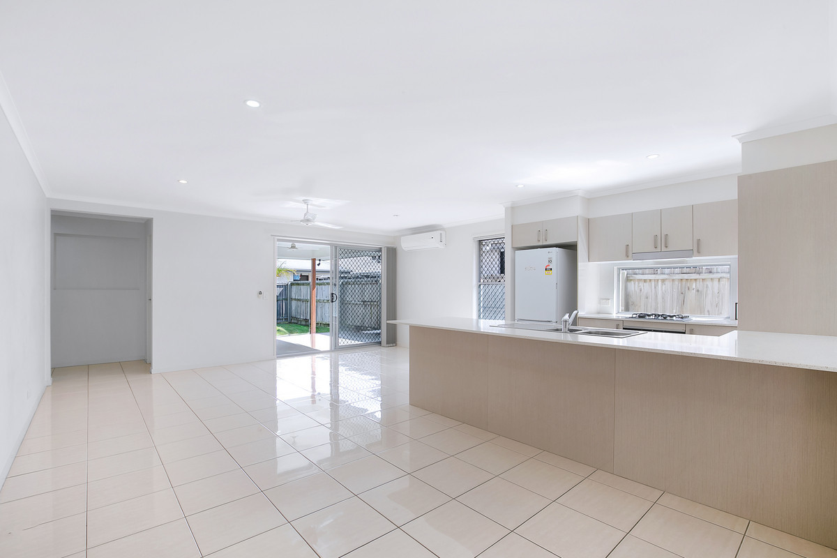 1200